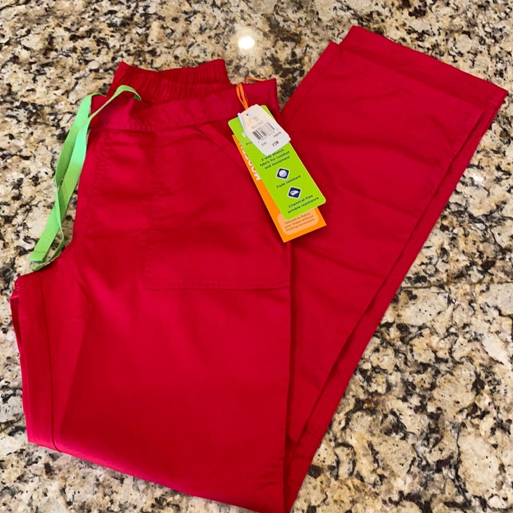 LANDAU PRO FLEX MODERN FLAT FRONT CARGO SCRUBPANTS sz. Xsm Red LN2042 NWT